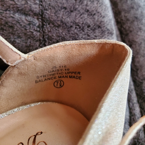 Silver Sparkle DE BLOSSOM COLLECTION rhinestone sizs 7.5 heels - Picture 6 of 6